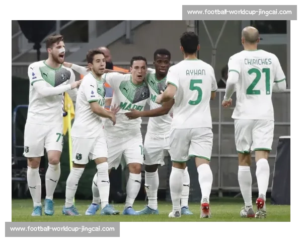 国米标价 3500 万欧难寻买家，恰尔汗奥卢或降薪加盟加拉塔萨雷