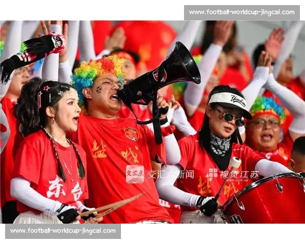 苏超赛场现 散装家庭：父母为连云港助威，子女为苏州呐喊