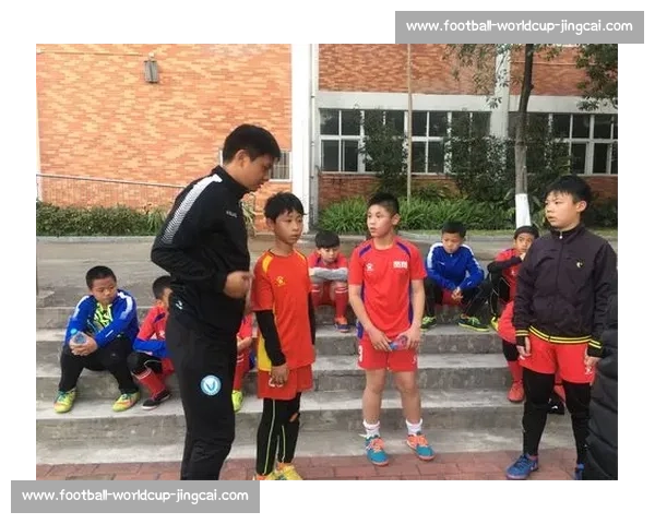 托雷斯中国行 Day2 燃爆山城！颠球神技 + 友谊赛献技，球迷热情掀翻现场