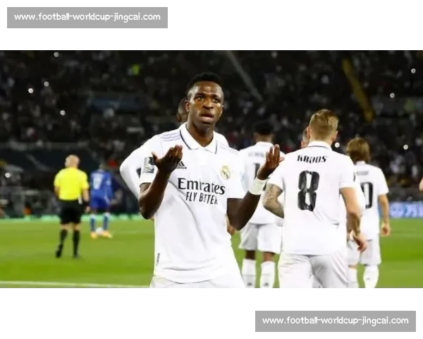 维尼修斯领衔三将抵皇马驻地 阿隆索率队冲刺世俱杯关键战